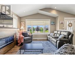 215 DJAY CRESCENT - 9