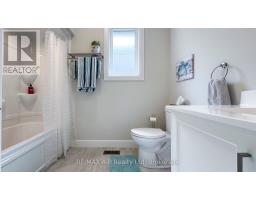 28 UPPER THAMES LANE - 16