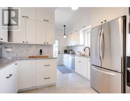 2 LOVEYS STREET E - 21