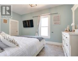 2 LOVEYS STREET E - 31