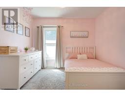 2 LOVEYS STREET E - 36