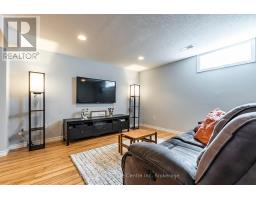 3 KARALEE CRESCENT - 29