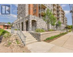 606 - 155 WATER STREET S - 1