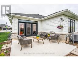 158 RIDGEWOOD CRESCENT - 7