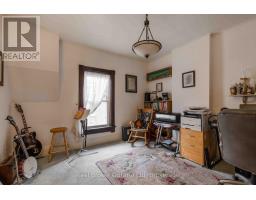 295 LIVINGSTONE AVENUE N - 18