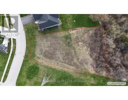 1 BIRTCH CREEK CRESCENT - 13