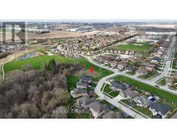 1 BIRTCH CREEK CRESCENT - 18