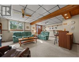 385 HERITAGE DRIVE - 23