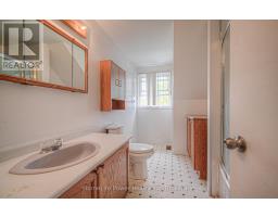 666 ELGIN STREET N - 17