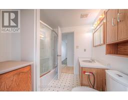 666 ELGIN STREET N - 18