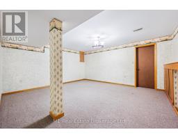 82 CRANE DRIVE - 32