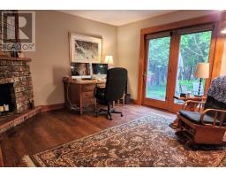 465 BOYNE AVENUE - 13