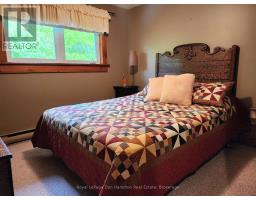 465 BOYNE AVENUE - 16
