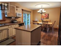 465 BOYNE AVENUE - 8