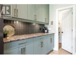 44 RIDGEWOOD CRESCENT - 11