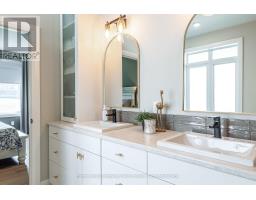 44 RIDGEWOOD CRESCENT - 18