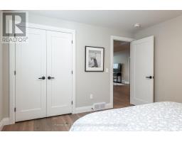 44 RIDGEWOOD CRESCENT - 23