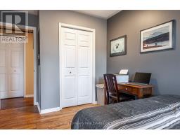 421 GREENWOOD DRIVE - 22