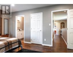 421 GREENWOOD DRIVE - 29