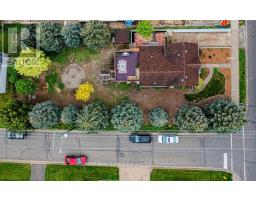 14 RIVERSIDE DRIVE W - 33