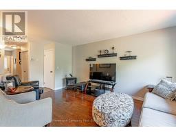 264 MELRAN DRIVE - 8