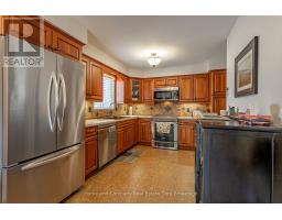 264 MELRAN DRIVE - 9