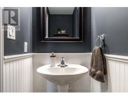 6 ROBERTSON DRIVE - 15