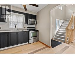 212 INGLIS STREET - 11