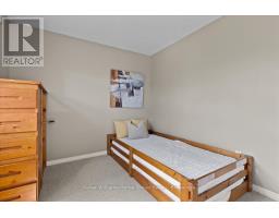 212 INGLIS STREET - 17