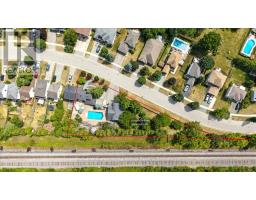 212 INGLIS STREET - 2