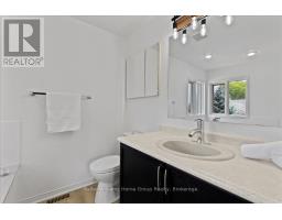 212 INGLIS STREET - 20