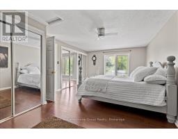 212 INGLIS STREET - 23