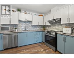 50 DYER COURT - 12