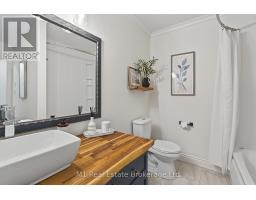 50 DYER COURT - 18