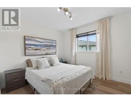 50 DYER COURT - 19