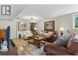 50 DYER COURT - 23