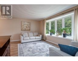 35 TECUMSEH CRESCENT - 3