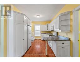 439 MAIN STREET W - 16