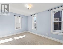 439 MAIN STREET W - 23