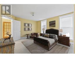 439 MAIN STREET W - 28