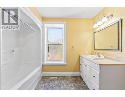 439 MAIN STREET W - 30