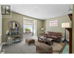 439 MAIN STREET W - 8