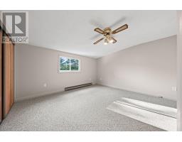 29 RIDGEWOOD AVENUE - 25