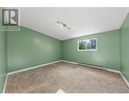 29 RIDGEWOOD AVENUE - 27