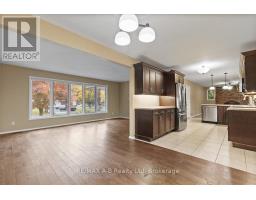 86 WINDEMERE CRESCENT - 12