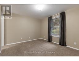 86 WINDEMERE CRESCENT - 27