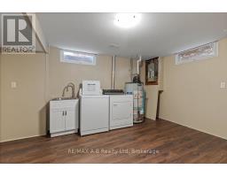 86 WINDEMERE CRESCENT - 36