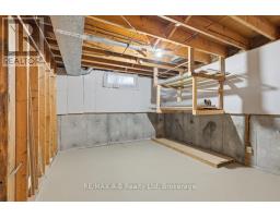 86 WINDEMERE CRESCENT - 38