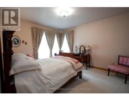 1 JACKSON CRESCENT - 32