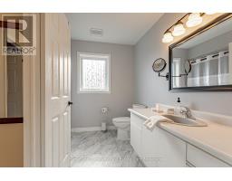 12 MC QUEEN COURT - 21